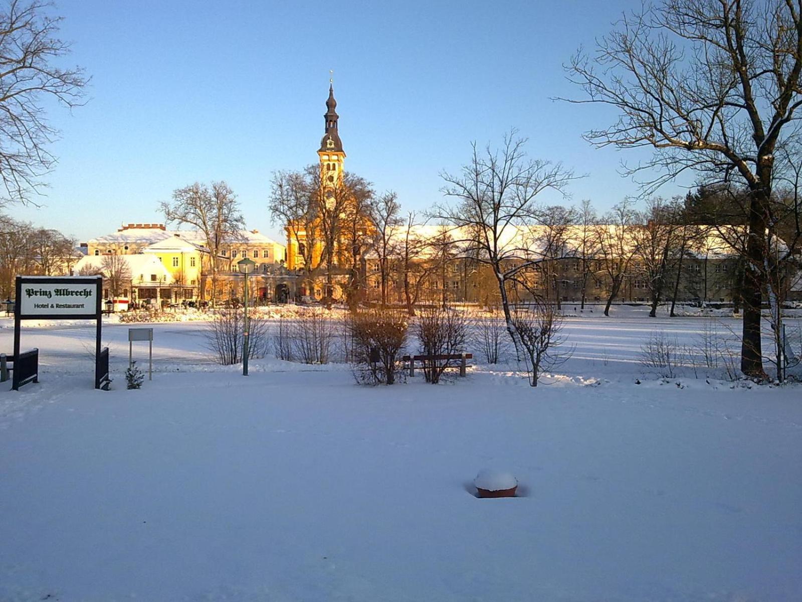 Hotel Prinz Albrecht Нойцелле Экстерьер фото